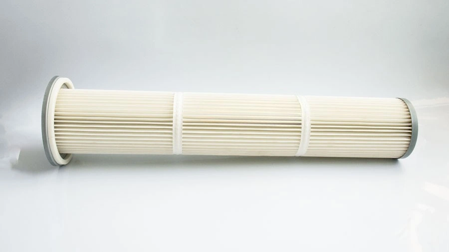 Cartouche filtrante plissée pour la filtration industrielle par filtre à manches